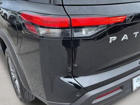 Used 2024 Nissan Pathfinder SV image 36