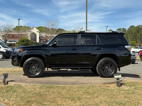 Used 2019 Toyota 4Runner SR5 Premium image 4