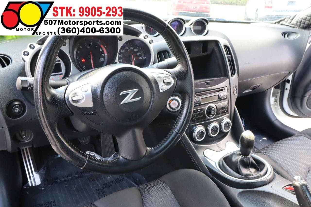 Used 2009 Nissan 370Z Coupe RWD image 15