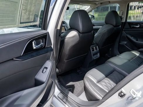 Used 2023 Nissan Maxima Platinum w/ Sport Mat Group FWD image 13