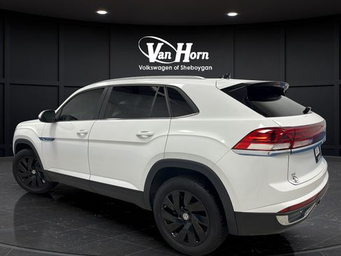 Used 2024 Volkswagen Atlas Cross Sport SE w/ Panoramic Sunroof Package AWD/4WD image 5