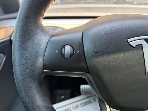 Used 2022 Tesla Model Y Performance image 35