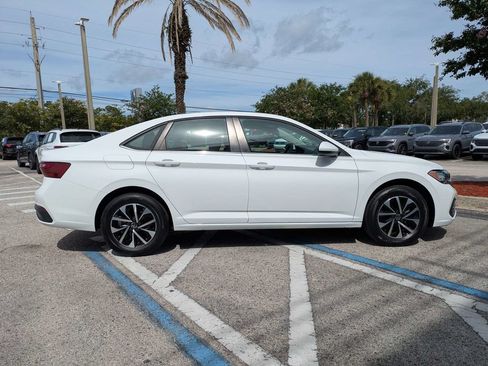Certified 2022 Volkswagen Jetta S FWD image 7