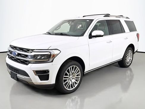 Used 2024 Ford Expedition Limited image 13