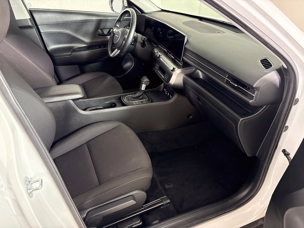 Used 2025 Hyundai Kona SEL FWD image 17