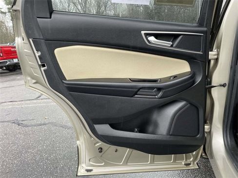 Used 2017 Ford Edge SEL image 15
