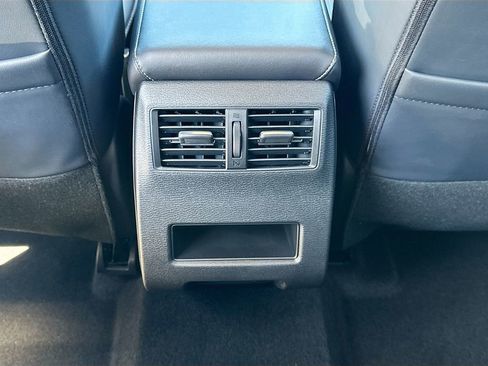 Used 2025 Mitsubishi Outlander SE FWD image 29