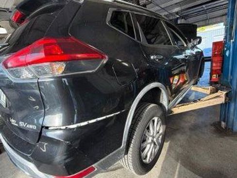 Certified 2018 Nissan Rogue SV AWD/4WD image 1