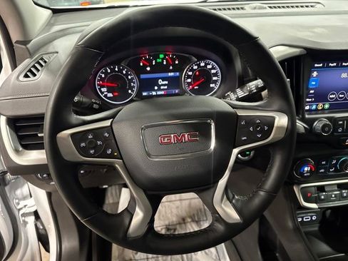 Used 2023 GMC Terrain SLT image 17