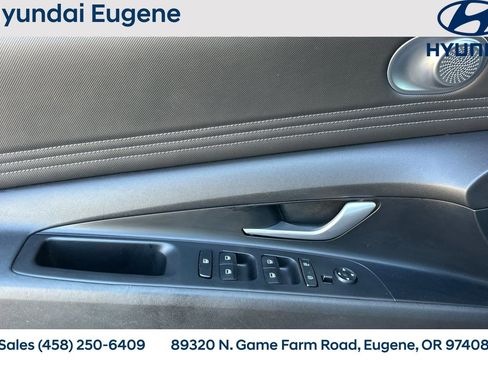 Used 2022 Hyundai Elantra SEL w/ Convenience Package FWD image 12