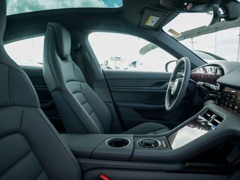 New 2025 Porsche Taycan 4 image 31