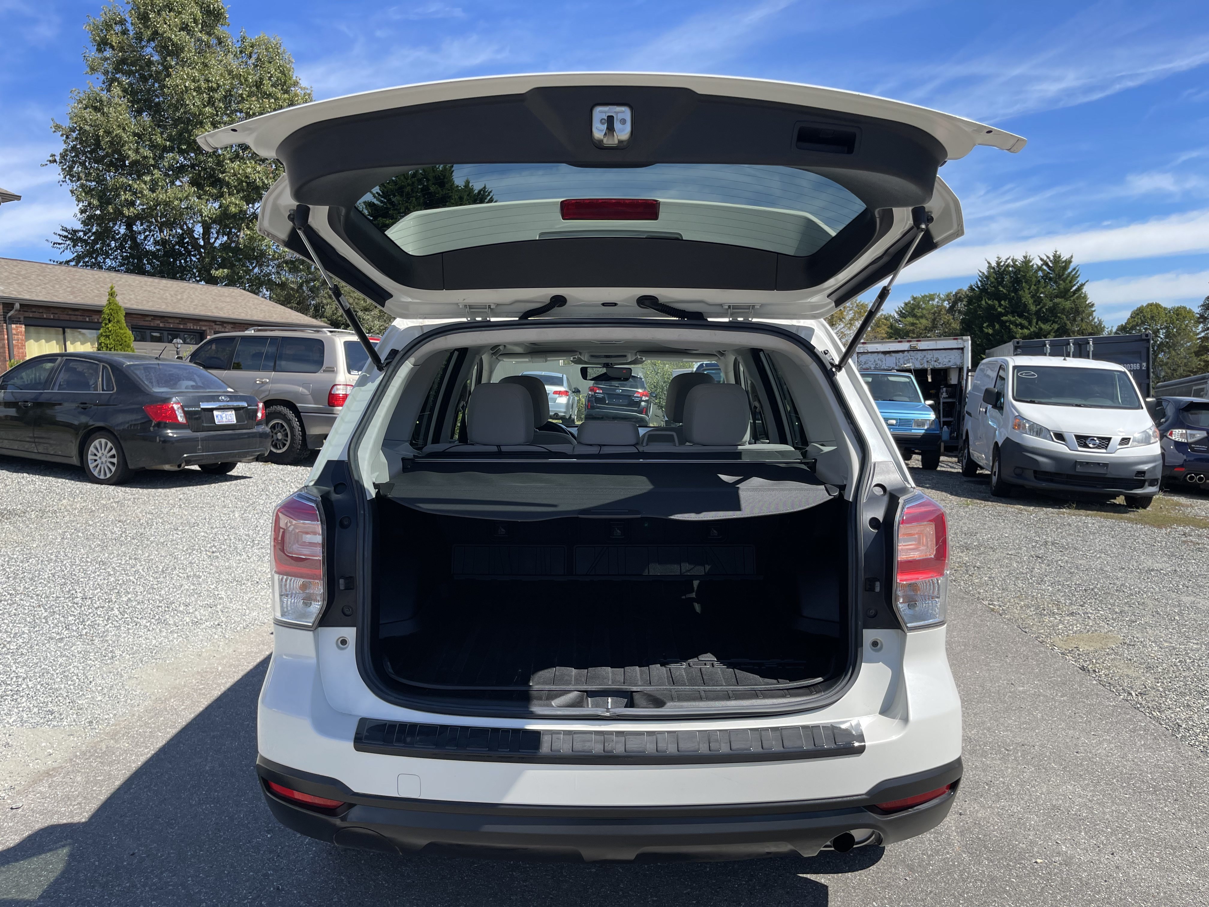 Used 2018 Subaru Forester 2.5i Premium w/ Popular Package #2A AWD/4WD image 13