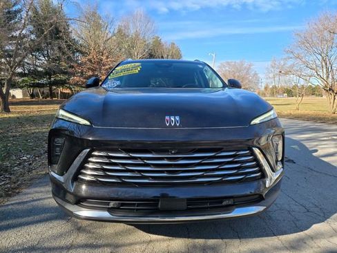 Used 2025 Buick Envision Preferred image 9