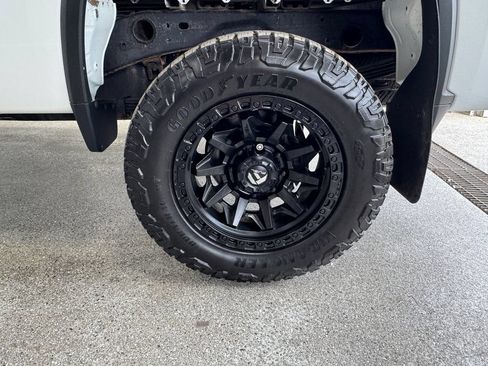 Used 2022 Chevrolet Silverado 2500 Custom w/ Custom Value Package AWD/4WD image 28