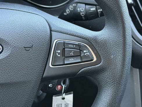 Used 2018 Ford Escape SE FWD image 15