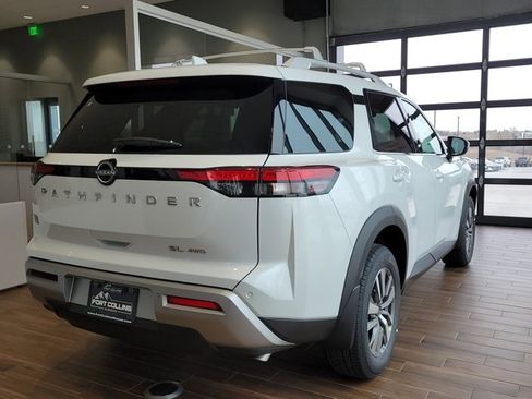 New 2025 Nissan Pathfinder SL image 4