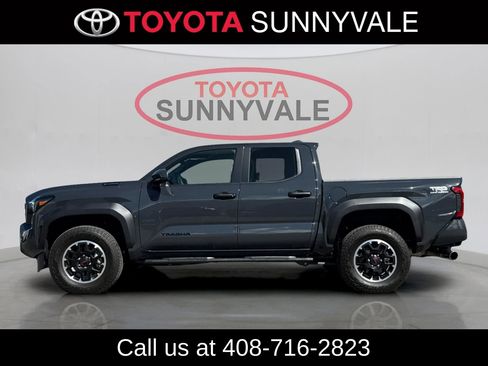 Used 2025 Toyota Tacoma TRD Off-Road AWD/4WD image 6