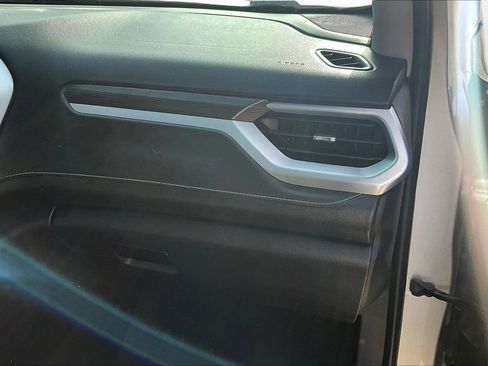 Used 2018 GMC Acadia SLT image 22