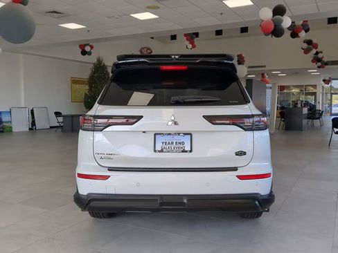New 2025 Mitsubishi Outlander AWD image 5