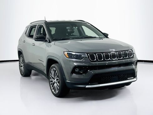 Used 2023 Jeep Compass Limited w/ Elite Group AWD/4WD image 3