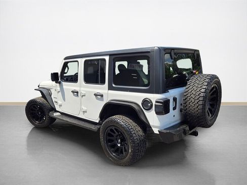 Used 2020 Jeep Wrangler Unlimited Sahara w/ Cold Weather Group AWD/4WD image 6
