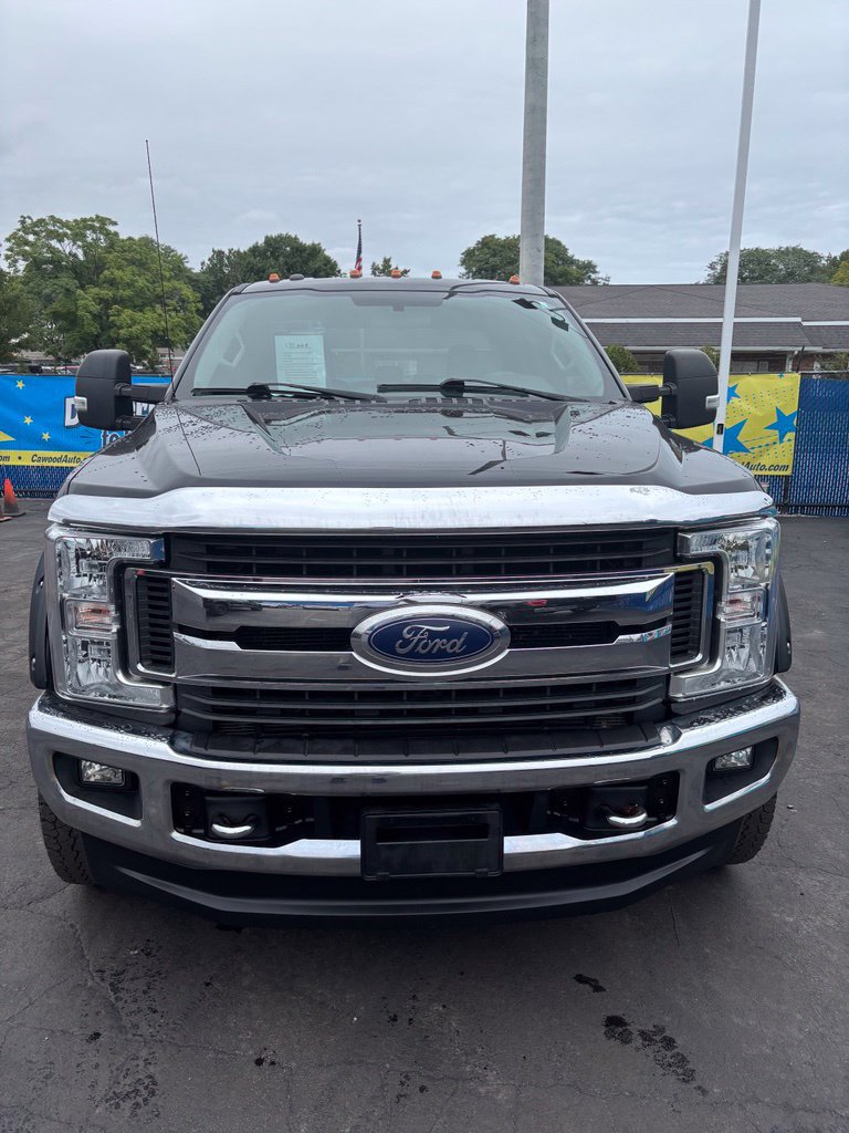 Used 2018 Ford F350 XLT w/ XLT Premium Package AWD/4WD image 2