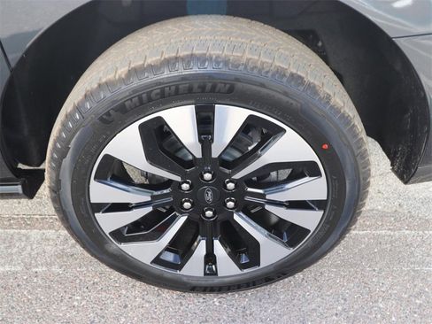 New 2025 Ford Expedition Max Platinum w/ Driver's Package image 24