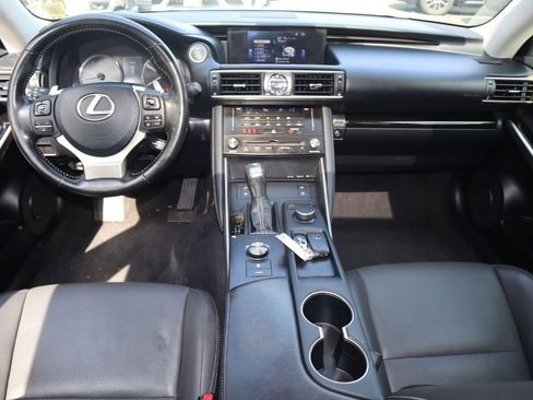 Used 2018 Lexus IS 300 AWD w/ Premium Package image 10