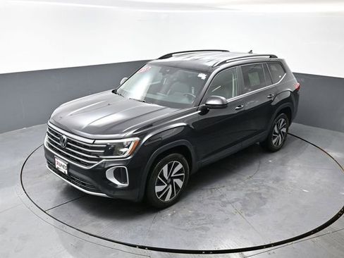 Used 2025 Volkswagen Atlas SE AWD/4WD image 43