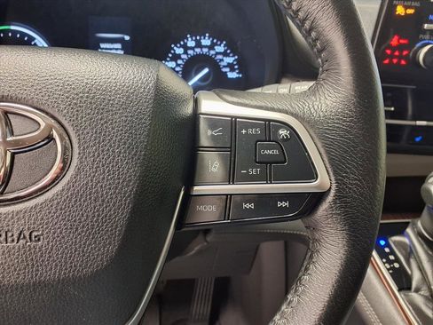 Certified 2021 Toyota Sienna XLE image 20