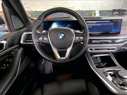 Used 2025 BMW X5 xDrive40i AWD/4WD image 8