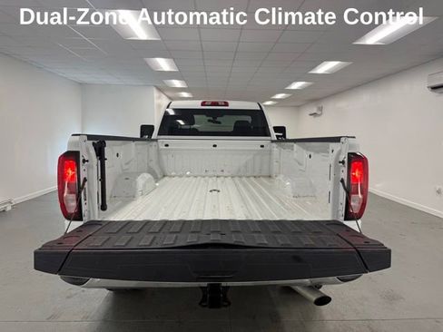 Used 2022 GMC Sierra 3500 SLE w/ SLE Convenience Package AWD/4WD image 9