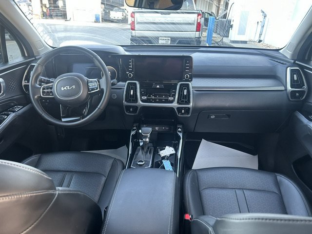 Used 2023 Kia Sorento SX AWD/4WD image 15