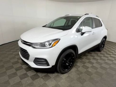 Used 2022 Chevrolet Trax LT w/ Driver Confidence Package AWD/4WD image 13
