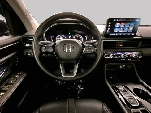 Used 2024 Honda Pilot Touring image 12