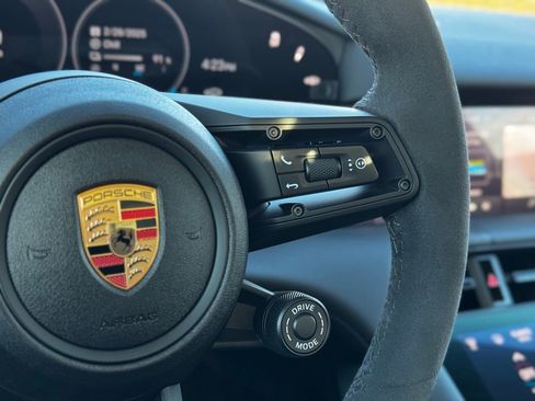 Used 2025 Porsche Taycan 4S AWD/4WD image 32