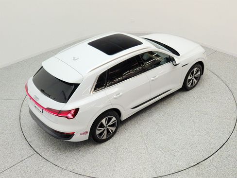 Used 2024 Audi Q8 e-tron Premium Plus w/ Premium Plus Package AWD/4WD image 26