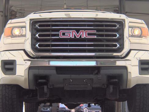 Used 2015 GMC Sierra 2500 4x4 Regular Cab w/ Sierra Convenience Package image 2
