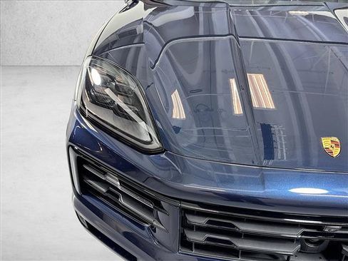 Used 2026 Porsche Cayenne AWD/4WD image 27
