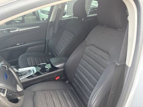 Used 2016 Ford Fusion SE FWD image 14