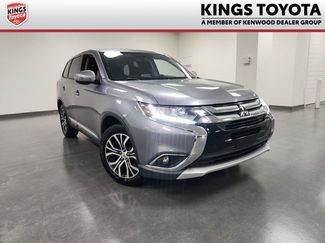 Used 2017 Mitsubishi Outlander SE image 1