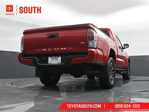 Used 2022 Toyota Tacoma TRD Sport AWD/4WD image 33
