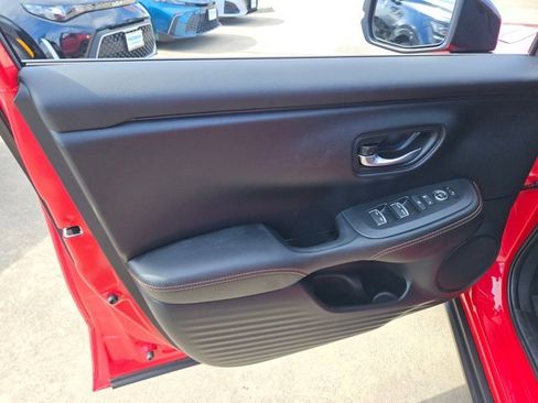 Used 2025 Honda HR-V Sport image 13