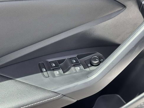 Used 2023 Volkswagen Jetta SE FWD image 16