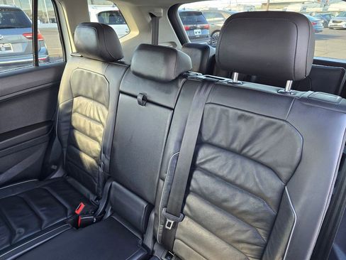 Used 2018 Volkswagen Tiguan SEL Premium FWD image 18