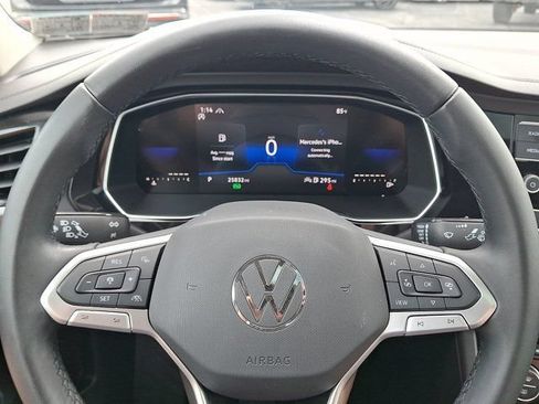 Certified 2023 Volkswagen Jetta SE w/ Panoramic Sunroof Package FWD image 24