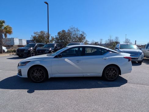 New 2025 Nissan Altima 2.5 SR image 7