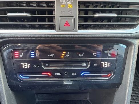 Certified 2025 Volkswagen Taos SEL image 20