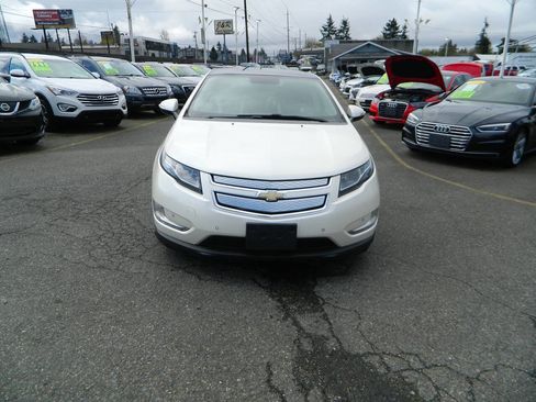 Used 2012 Chevrolet Volt Premium w/ Premium Trim Package image 3