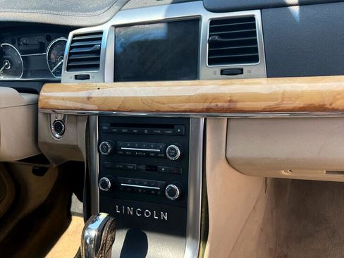 Used 2009 Lincoln MKS image 6